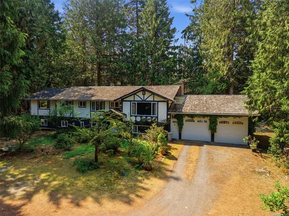 850 Village Way, Qualicum Beach, BC V9K 1M3