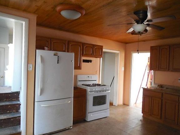 5th image of 310 S New Castle St