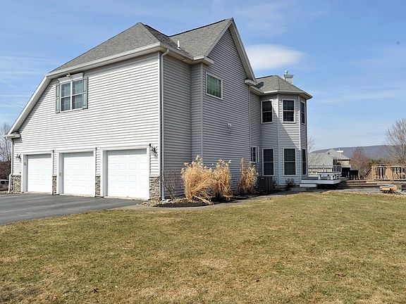 3rd image of 3 Briar Ln