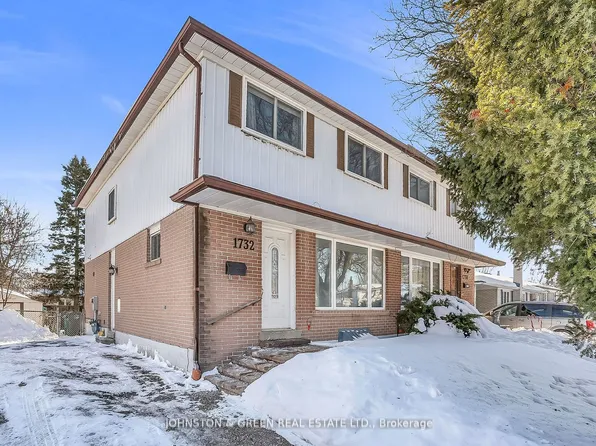1732 Oberon Cres, Mississauga, ON L4X 2K8