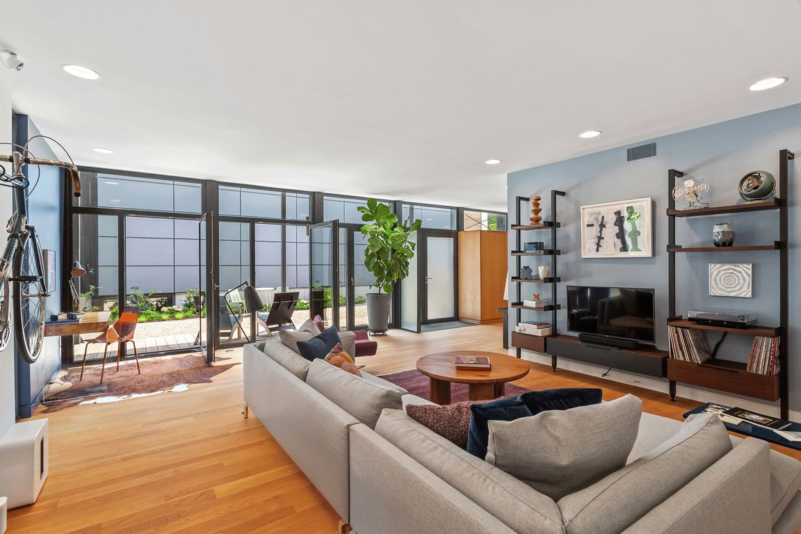 next background image