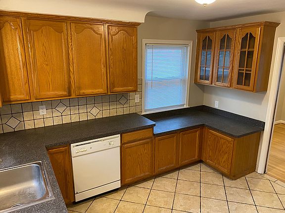 4th image of 9215 Seminole Ave