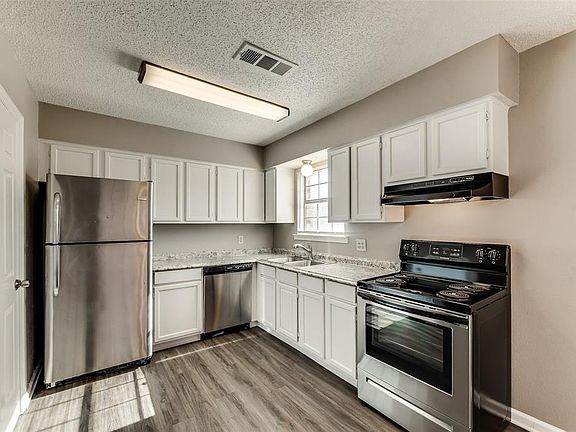 4th image of 214 Renfro St APT D