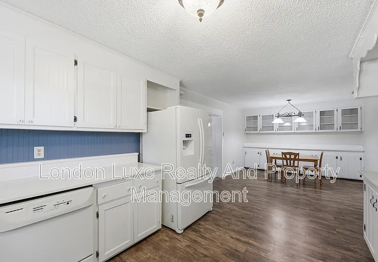9246 Bearden Rd — Photo 23