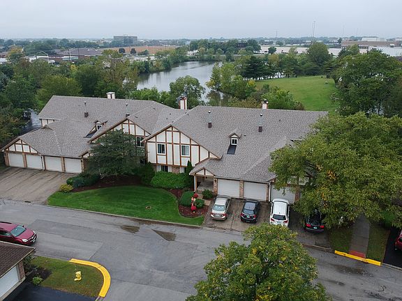 3rd image of 9049 Somerset Ct #11