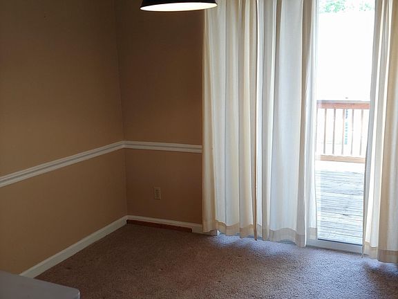 3rd image of 1451 Thrush Pl