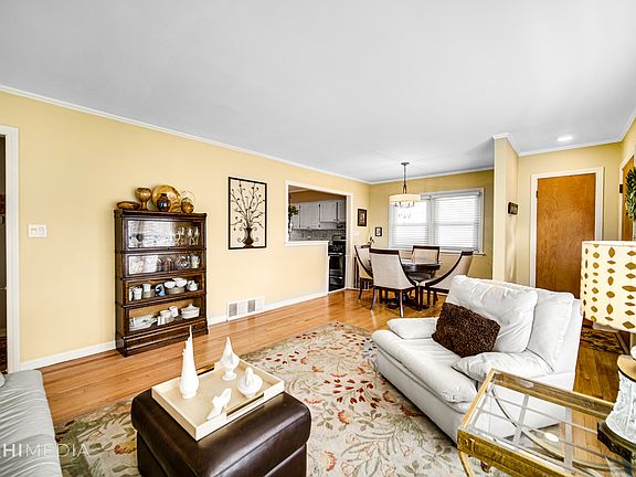 4th image of 1338 Earl Ave