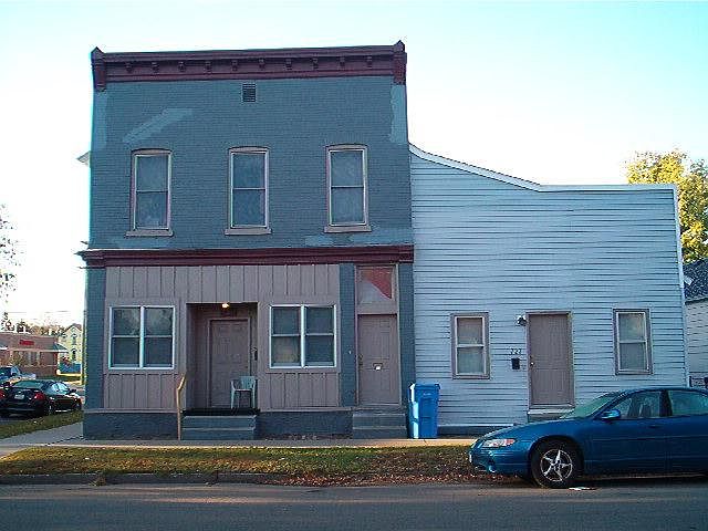 1st image of 729 1/2 E 5th St
