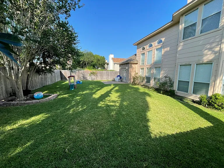 7433 Lake Micala Dr — Photo 4