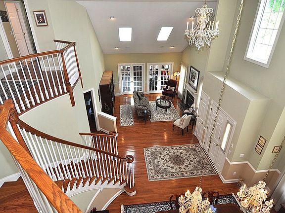 2nd image of 50 Deep Meadow Ln