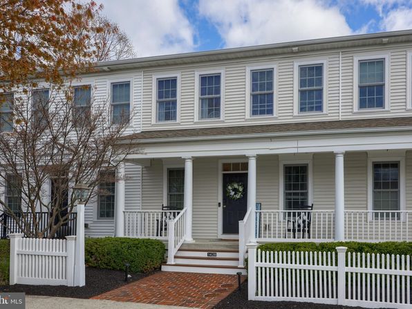1428 Picket Dr, Lancaster, PA 17601