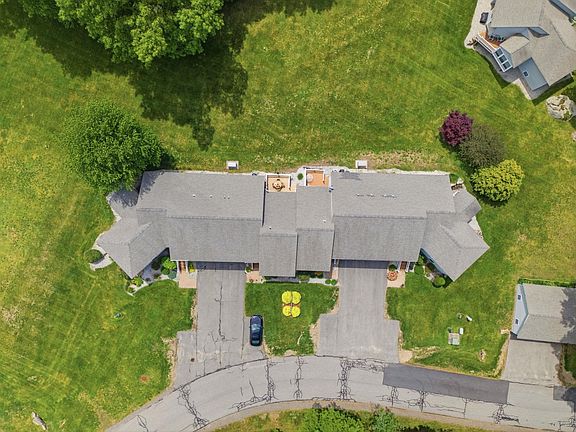 4th image of 33 Centerview Road