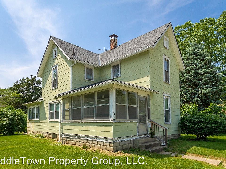 1st image of 301 N Dill St