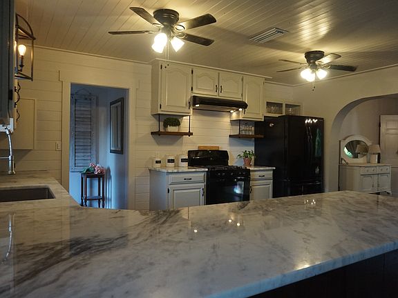 3rd image of 24 Temple Ave