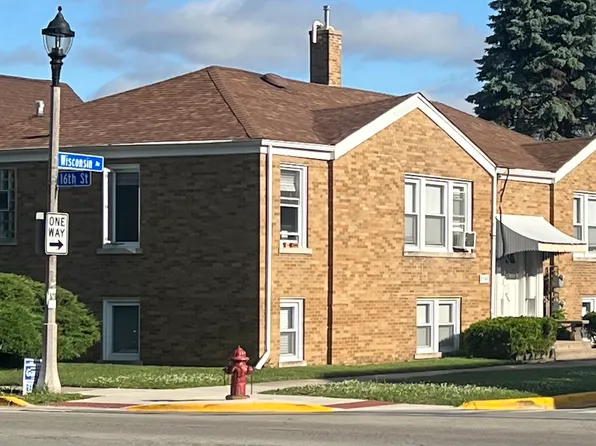 1544 Wisconsin Ave, Berwyn, IL 60402