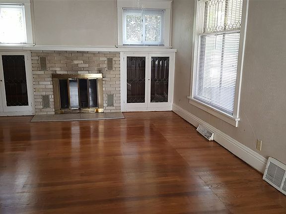 3rd image of 1142 Portage Ave