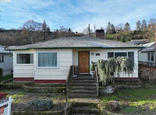 724 E 14th St, The Dalles, OR 97058
