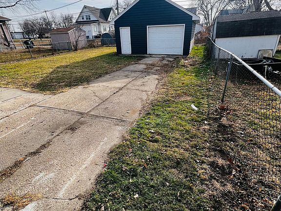 3rd image of 2907 Avenue B