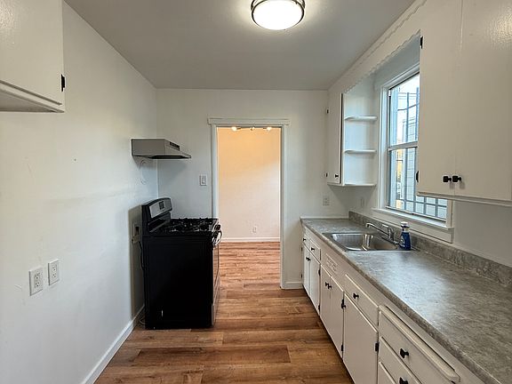 4th image of 2506 Parker Ave #B