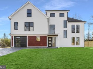 7302 Dickenson St, Springfield, VA 22150