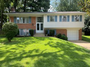 8811 Higdon Dr, Vienna, VA 22182