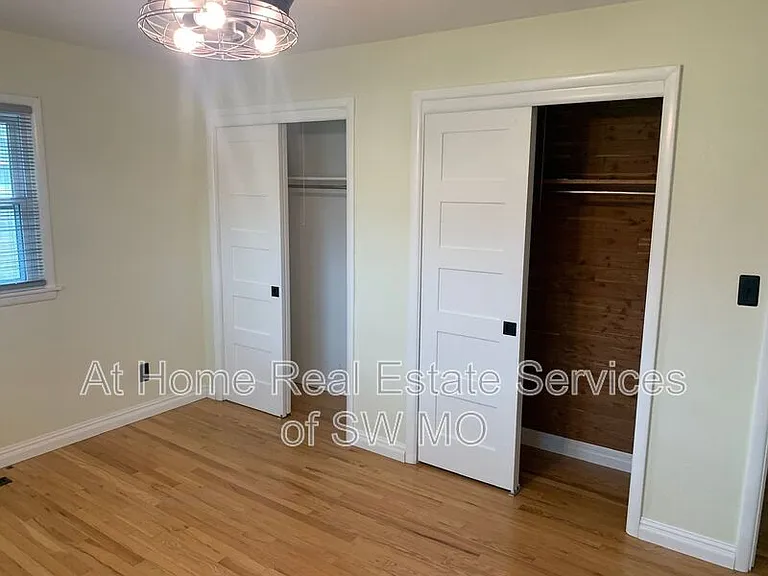 2322 E Langston St — Photo 10