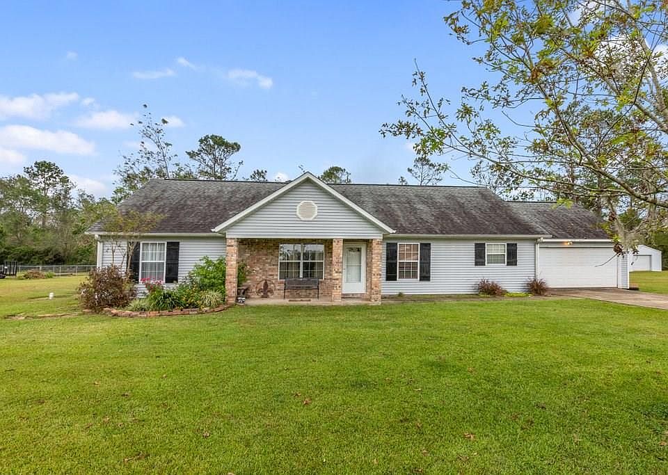 1st image of 2058 Crawford Dr