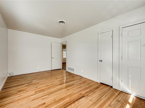 5th image of 814 W Baldridge St