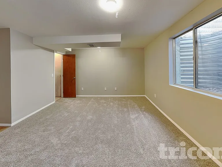 9061 Renoir Dr — Photo 12