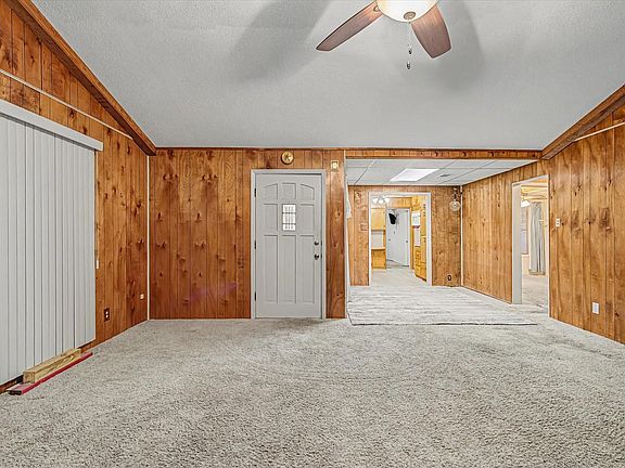 5th image of 120 Fern Ln