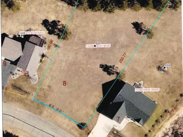 606 W Colfax St, Parkers Prairie, MN 56361