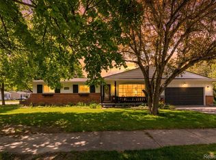1227 N Jackson St, Lapeer, MI 48446