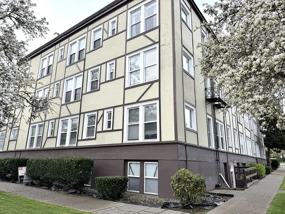 Building Photo - Newcastle Apartments