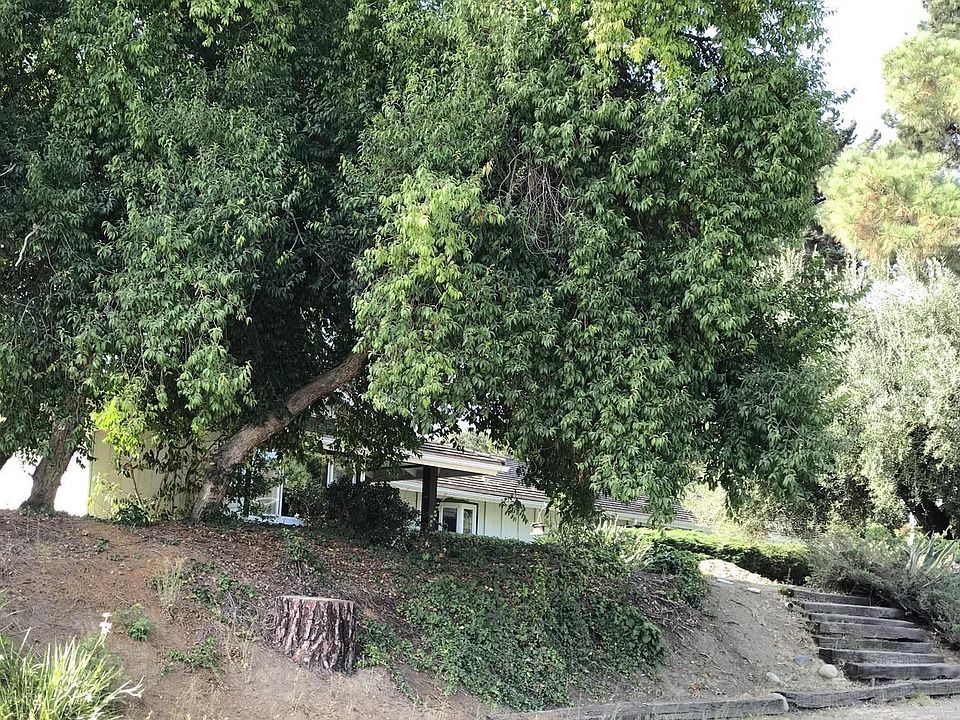 2nd image of 1791 Ramona Dr