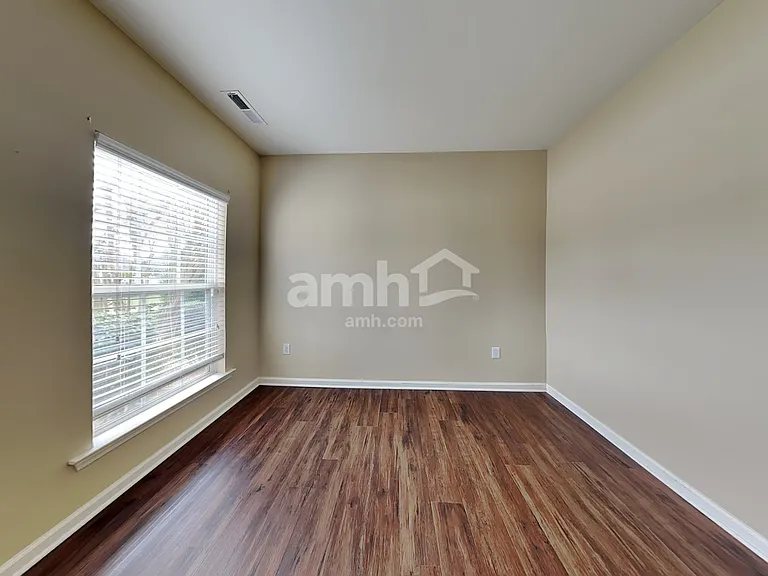 405 Bedstraw Ct — Photo 8