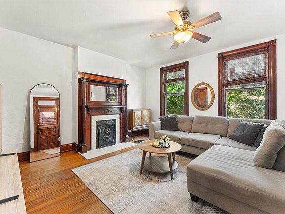 4th image of 324 E 2nd St