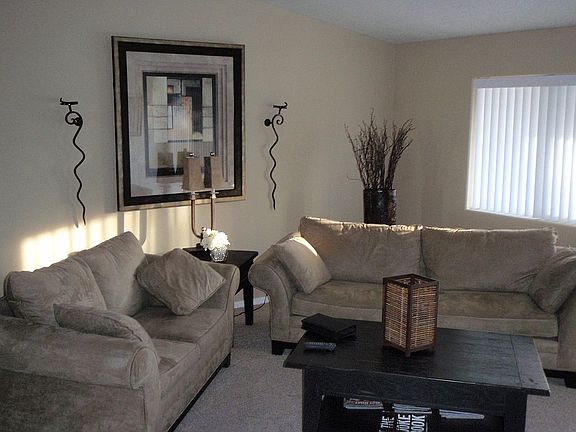 3rd image of 276 Coral Dr