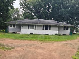 24945 Smithtown Rd, Shorewood, MN 55331