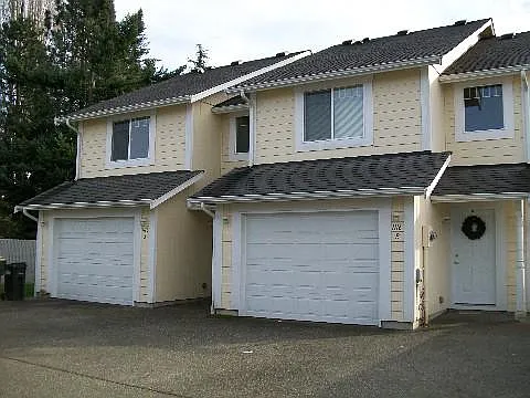 1116 Golf Club Rd SE — Photo 1