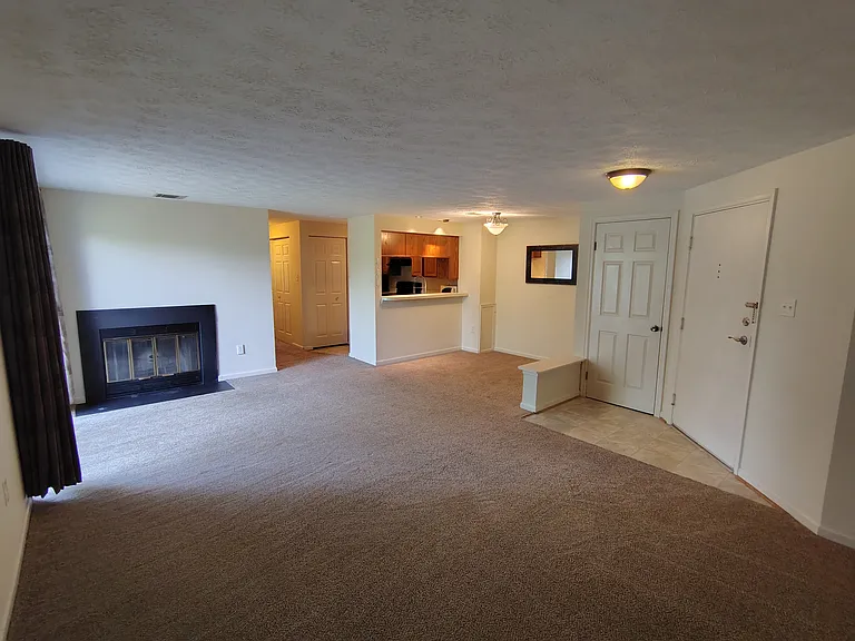821 Stratford Way — Photo 1