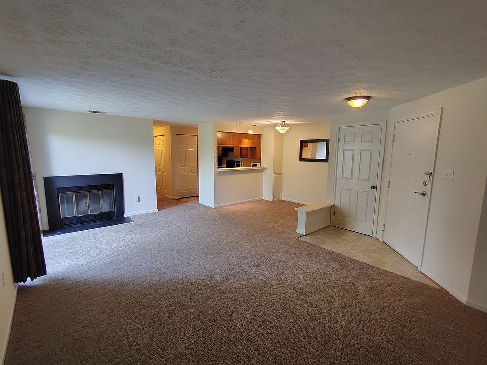 1st image of 821 Stratford Way