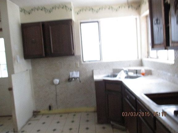 5th image of 17011 Lorenz Ave