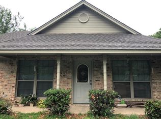 1105 20th St, Bridgeport, TX 76426