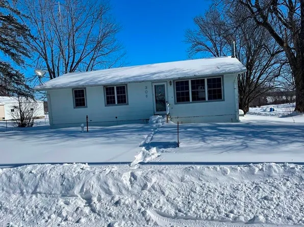 306 College St, Ackworth, IA 50001