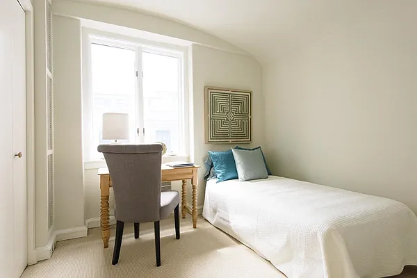 Sold by Corcoran | media 21