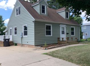 1121 Parker St, Cedar Falls, IA 50613