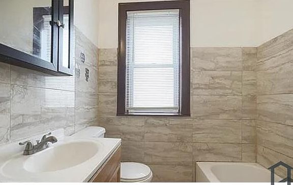 4th image of 8218 S Hermitage Ave #1