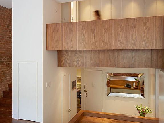 2nd image of 131 W 82nd St APT 5