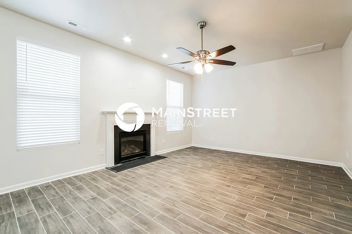 Living Room - 1445 Lombar St