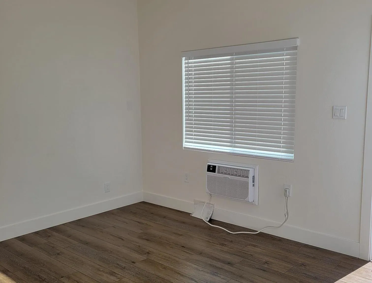Studio, 450 sqft, $1,749 — Photo 4